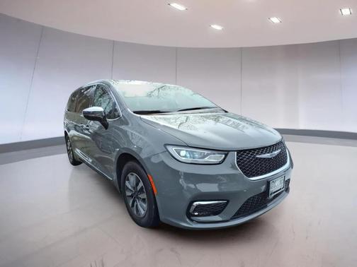 2023 Chrysler Pacifica Hybrid Limited