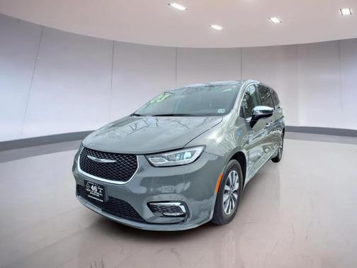 2023 Chrysler Pacifica Hybrid Limited