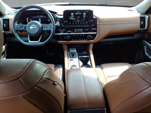 2022 Nissan Pathfinder Platinum 4WD