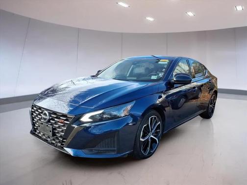 2023 Nissan Altima SR FWD