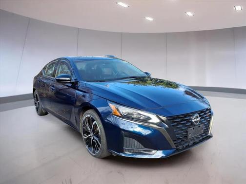2023 Nissan Altima SR FWD
