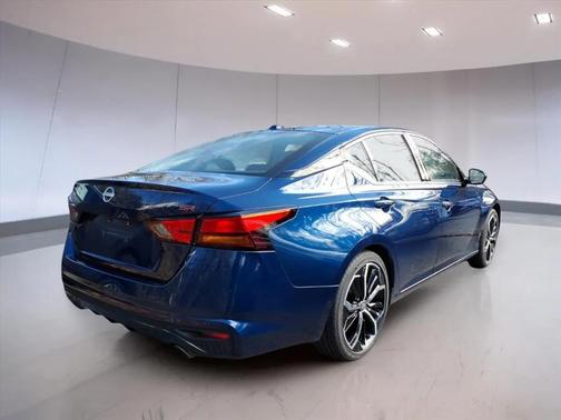 2023 Nissan Altima SR FWD