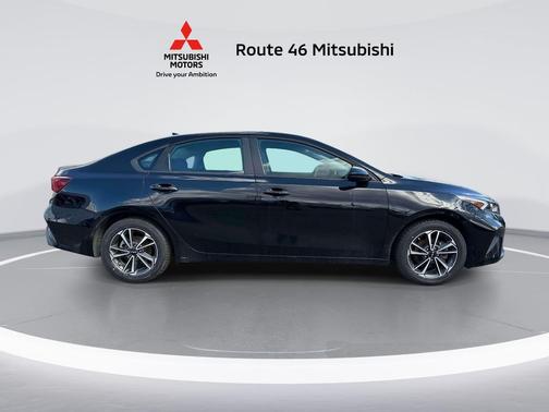Aurora Black 2022 Kia Forte LXS