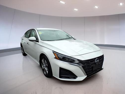 2023 Nissan Altima S FWD