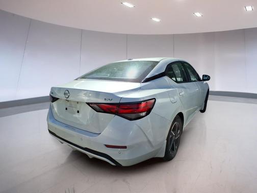 Aspen White Tricoat 2024 Nissan Sentra SV
