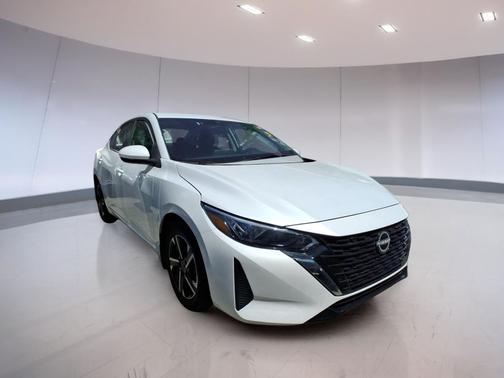 Aspen White Tricoat 2024 Nissan Sentra SV