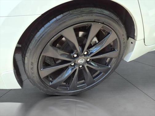2022 Nissan Maxima SR Xtronic CVT