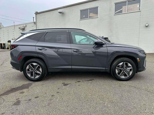 Ecotronic Gray 2025 Hyundai TUCSON SEL