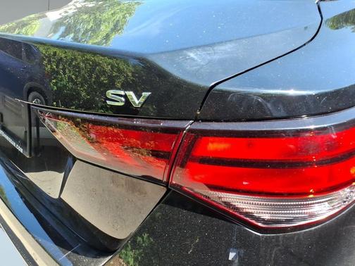 Super Black 2023 Nissan Sentra SV