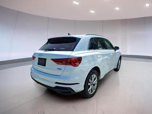 Arkona White 2025 Audi Q3 Premium 45 TFSI S line quattro Tiptronic