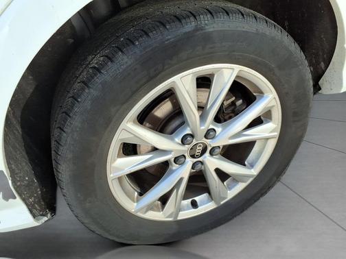 Arkona White 2025 Audi Q3 Premium 45 TFSI S line quattro Tiptronic