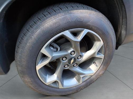 Mosaic Black 2024 Chevrolet Trax LT