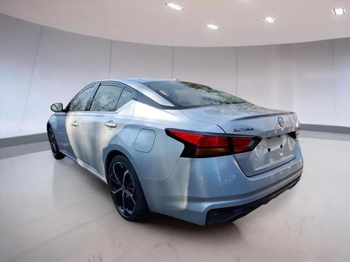 2023 Nissan Altima SR FWD
