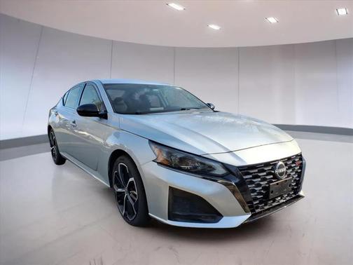 2023 Nissan Altima SR FWD