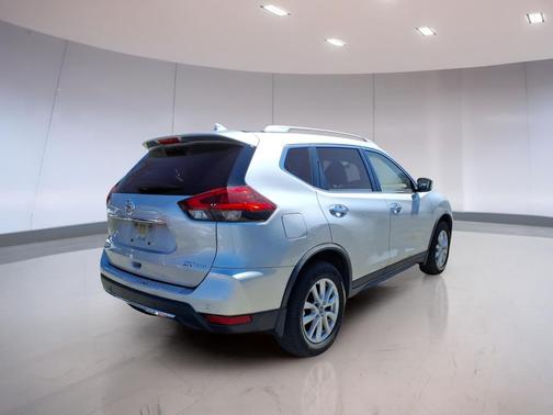 Brilliant Silver Metallic 2019 Nissan Rogue SV