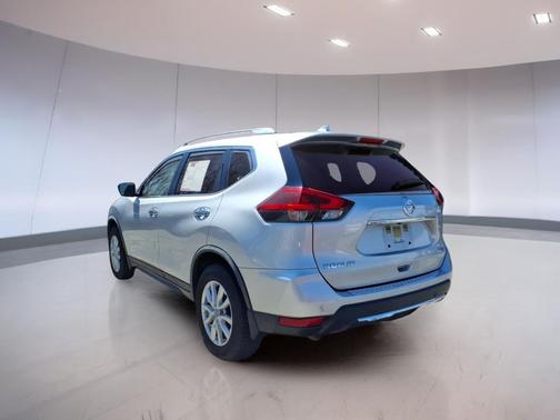 Brilliant Silver Metallic 2019 Nissan Rogue SV