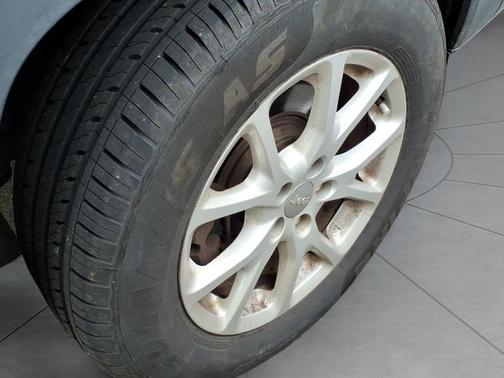 Billet Silver Metallic Clearcoat 2017 Jeep Cherokee Latitude