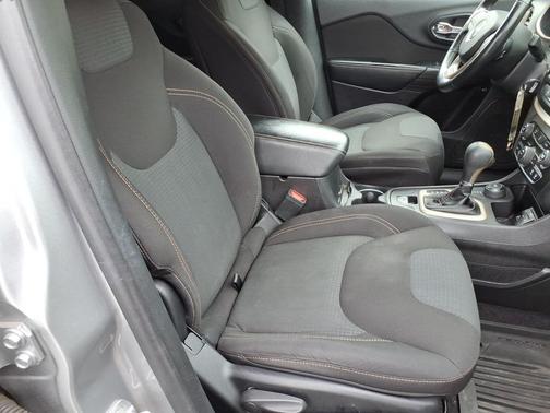 Billet Silver Metallic Clearcoat 2017 Jeep Cherokee Latitude