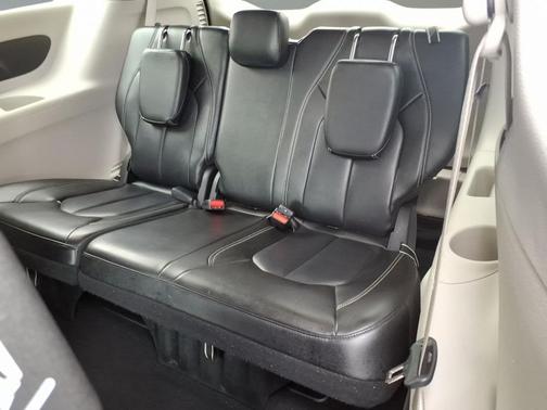 Bright White 2023 Chrysler Pacifica Touring L