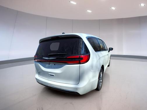 Bright White 2023 Chrysler Pacifica Touring L