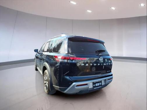 2024 Nissan Pathfinder SL 4WD