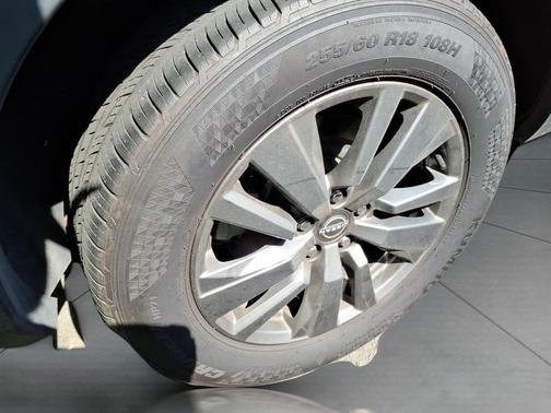 Gun Metallic 2024 Nissan Pathfinder SV 4WD