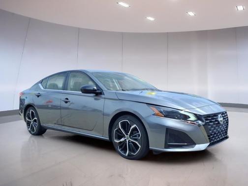 Gun Metallic Kad 2024 Nissan Altima SR FWD