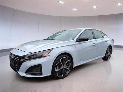 2023 Nissan Altima SR FWD
