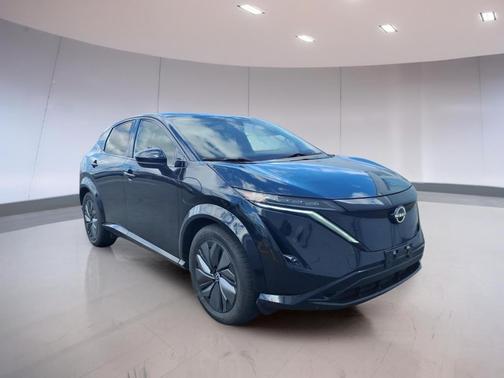 Black Diamond Pearl 2025 Nissan ARIYA ENGAGE+