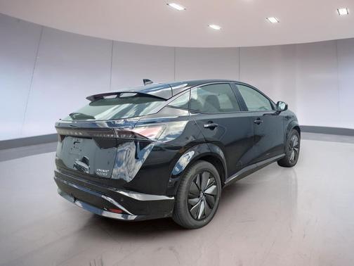 Black Diamond Pearl 2025 Nissan ARIYA ENGAGE+