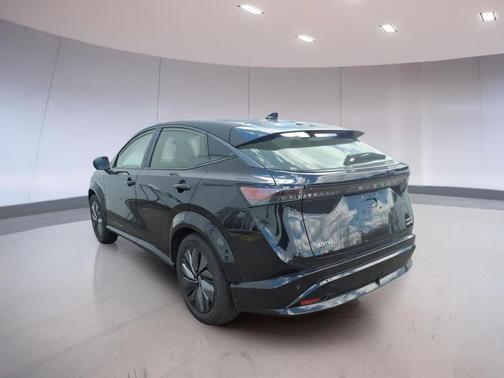 Black Diamond Pearl 2025 Nissan ARIYA ENGAGE+