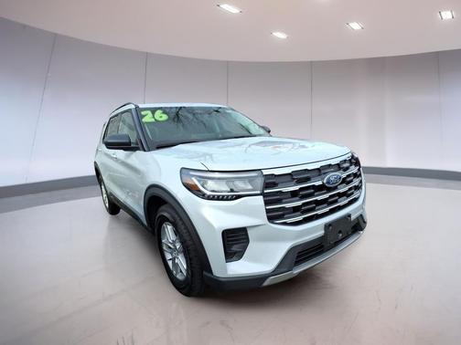 Space White Metallic 2026 Ford Explorer Active