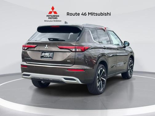 Deep Bronze Metallic 2022 Mitsubishi Outlander SEL S-AWC