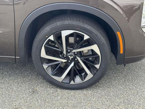 Deep Bronze Metallic 2022 Mitsubishi Outlander SEL S-AWC