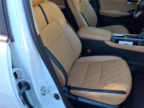 Aspen White Tricoat 2024 Nissan Sentra SV