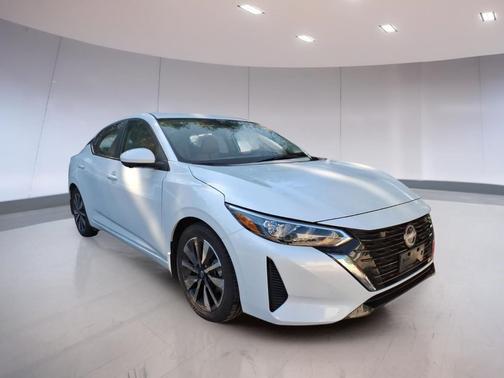 Aspen White Tricoat 2024 Nissan Sentra SV