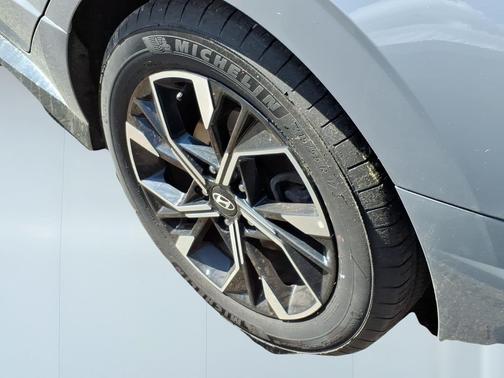 Aero Silver 2024 Hyundai SONATA SEL