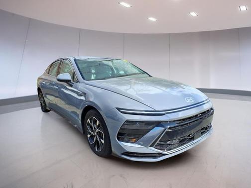 Aero Silver 2024 Hyundai SONATA SEL