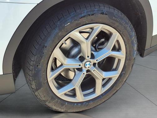 Alpine White 2024 BMW X3 xDrive30i