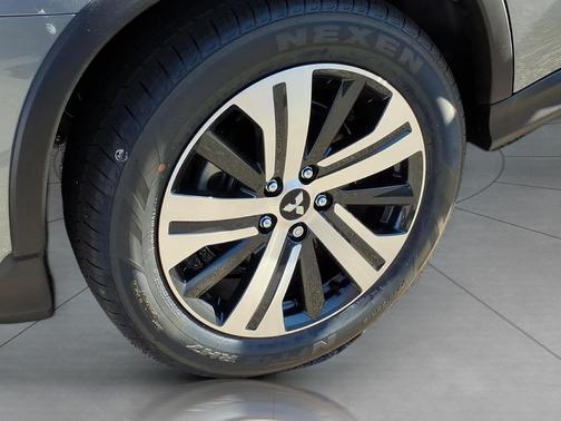 Alloy Silver 2026 Mitsubishi Outlander Sport 2.0 ES