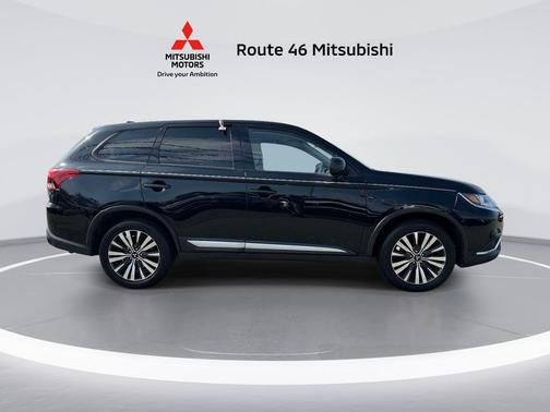 Labrador Black Metallic 2020 Mitsubishi Outlander ES S-AWC