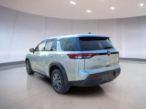 2023 Nissan Pathfinder S