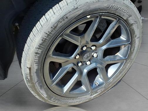 Granite Crystal Metallic Clearcoat 2023 RAM 1500 Laramie