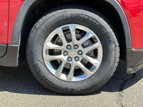 Cajun Red Tintcoat 2021 Chevrolet Traverse LT Cloth