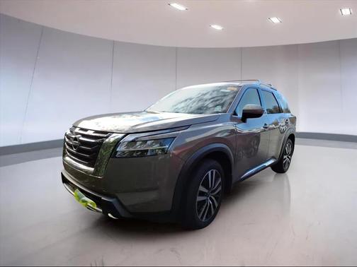 2023 Nissan Pathfinder Platinum 4WD