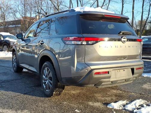 2025 Nissan Pathfinder SV 4WD