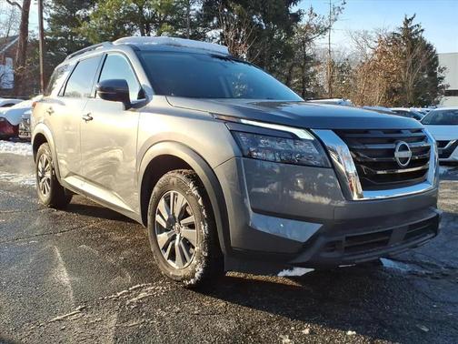 2025 Nissan Pathfinder SV 4WD