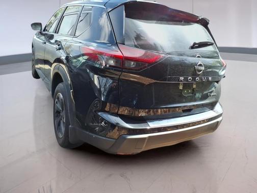 Super Black 2024 Nissan Rogue SV