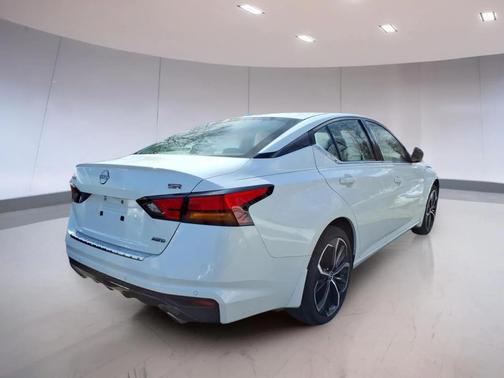 2023 Nissan Altima SR Intelligent AWD