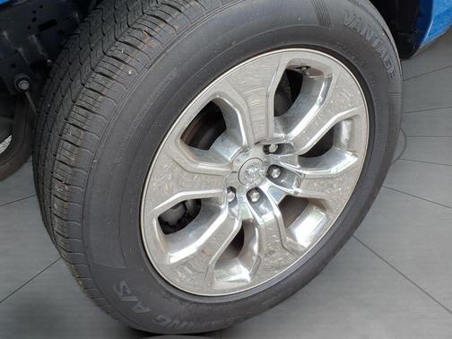 Hydro Blue Pearlcoat 2023 RAM 1500 Big Horn/Lone Star
